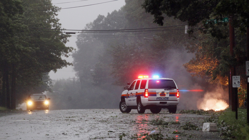 Illustration for article titled Seven Easily Avoidable Ways To Die In A Hurricane